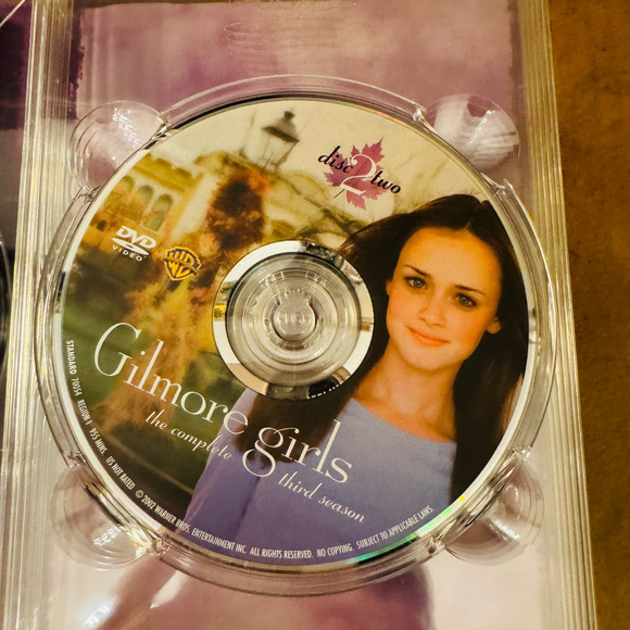 Gilmore Girls The Complete Third Season DVD Set 6 CD Discs Lorelai Rory Snookie - Picture 7 of 11